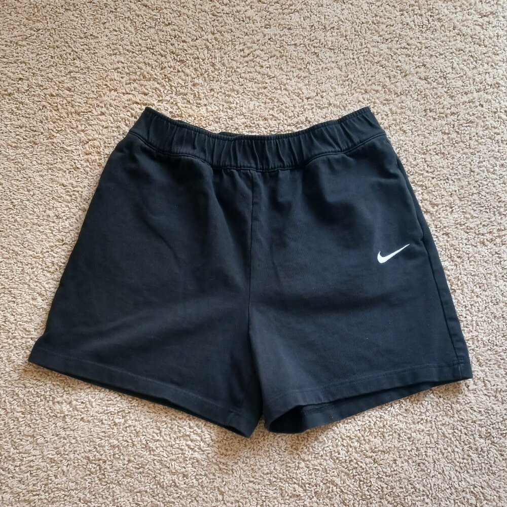 Women's Nike Sportswear Club Fleece Mid-Rise Shorts, Medium